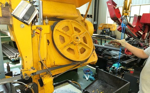 如何解决江汉卧式金属带锯床切削时出现的断带现象？